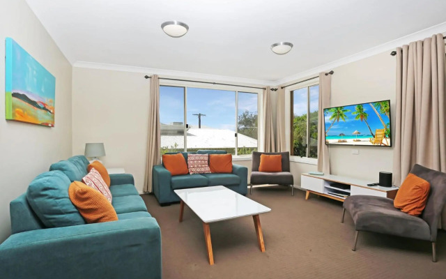 Aquarius Apartment 4