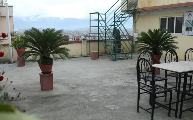 Hotel Holy Temple Tree & Chautari Cafe