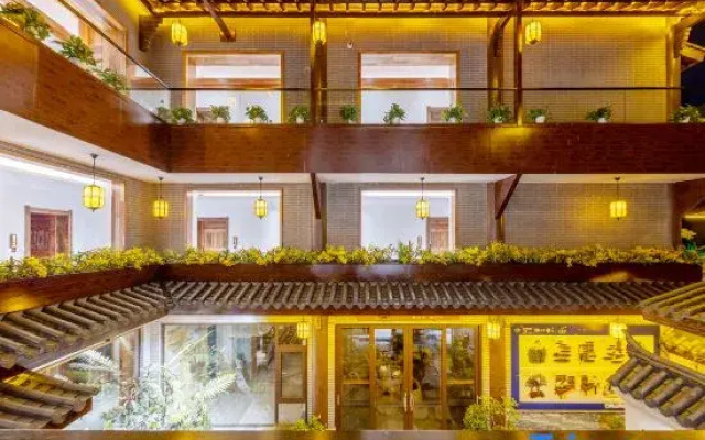 Pu'er Senquan Inn (Tea Horse Ancient City Scenic Area)