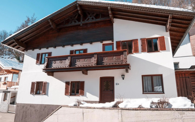 Traditionell-modernes Haus in Hötting