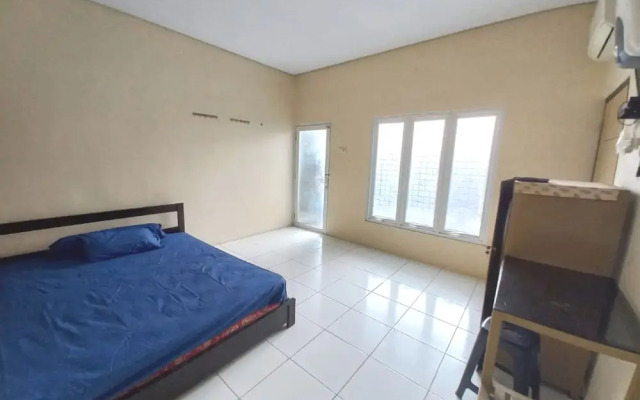 OYO LIFE 93634 Penginapan D'palinggihan Syariah