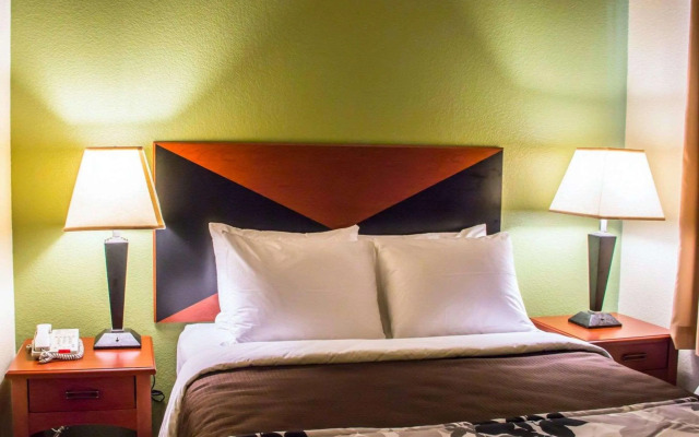 Sleep Inn & Suites at Six Flags