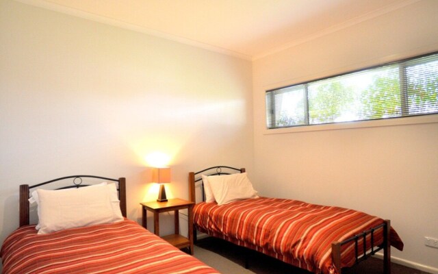 Flying Colours - Free Wifi!