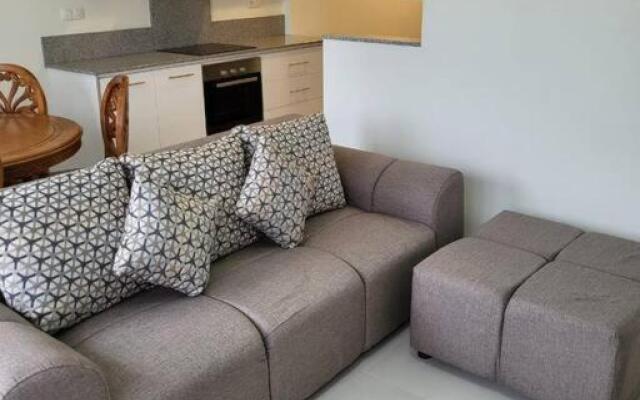 Elegant 1-bedroom apartment with close amenities
