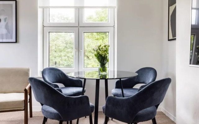 The Vauxhall Bolthole - Elegant and Bright 2bdr Flat