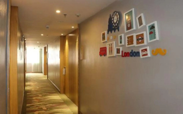 Young Trees Fashion Hotel