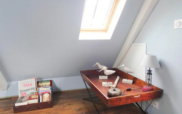 Charming Holiday Home Near the Beach, Locquemeau