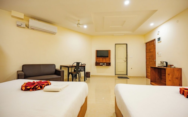 Hotel Rajdhani Inn & Suites