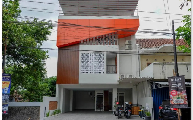 Kurnia Guest House by RedDoorz