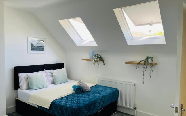 Modern Apartment, Castle View Rochester, England