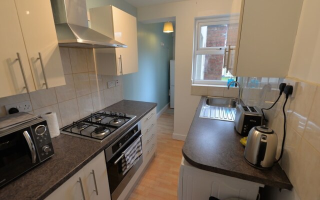 Boutique Hoiday Home In Coventry With Garden