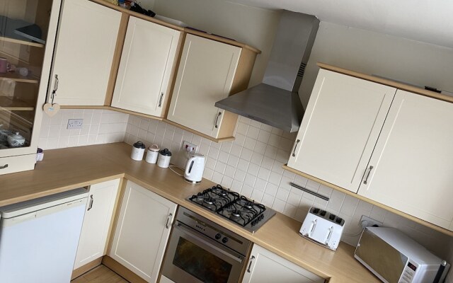 Gorgeous 2-bed Apt in Leafy Richmond!