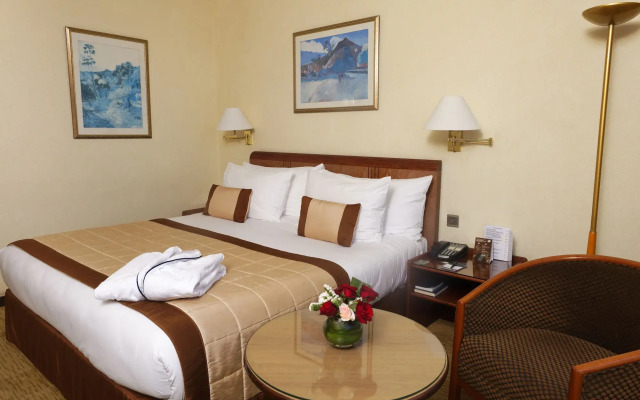 Carlton Hotel