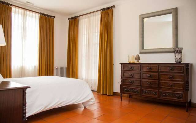 Captivating 6-bed House in Grijó