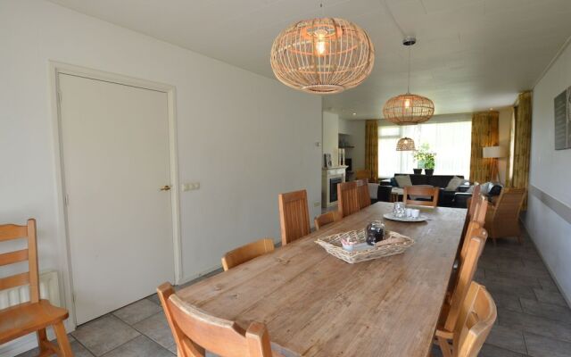Beautiful Farmhouse in Baarschot near Forest