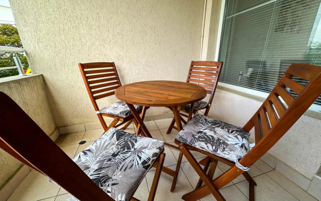 Apartment #1 - Sunshine and Love