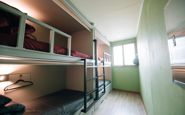 Quartz Hostel