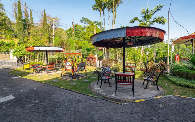 Sinergi Hotel Tretes by OYO Rooms