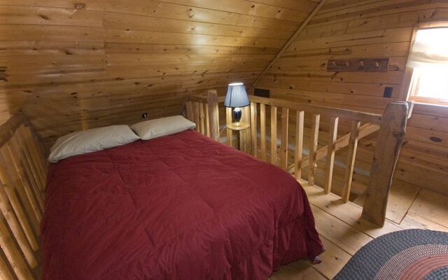 Galena Log Cabin Getaway