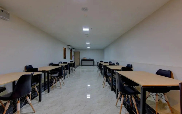 Nazeer Hotel By OYO Rooms