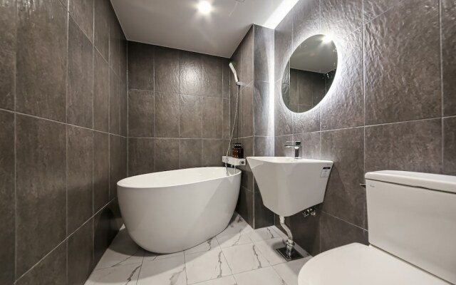 Jeonju Junghwasandong Hotel Intro