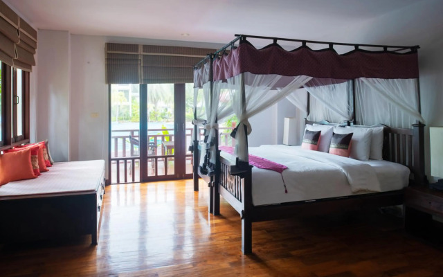 Royal Lanta Resort & Spa