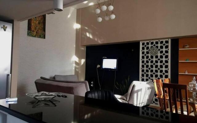 Apart Hotel White House