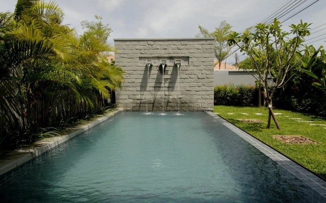 Two Villas Holiday Phuket Onyx Style Nai Harn Beach