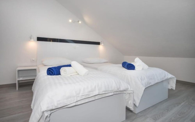 Apartments Jakov
