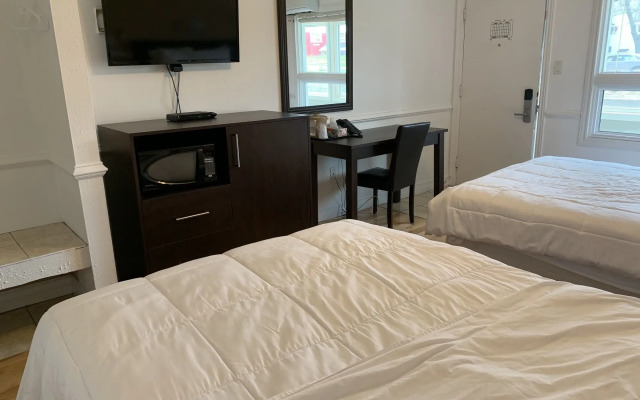 Harbourview Inn & Suites