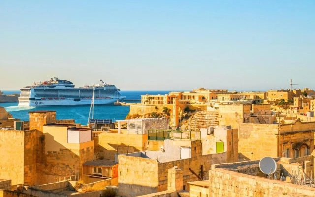 Kharmen A 1565s House with Seaviews