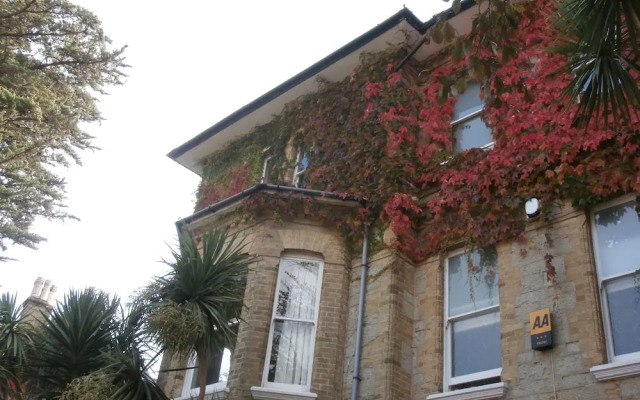 Eversley Hotel