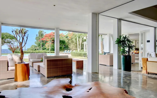 Breathtaking Ocean-view Home w Pool Modern Design