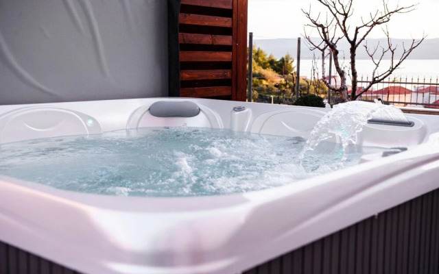 Anka - With Open Jacuzzi - SA2