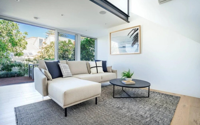 Santorini on Seaview-beachside Living - Sauna - Wifi