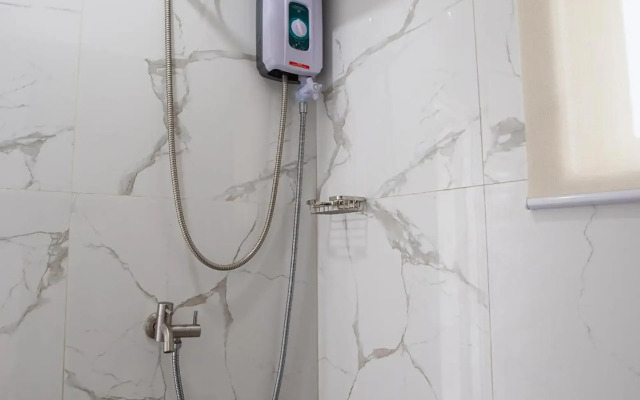 OYO 675 Circuit Hostel
