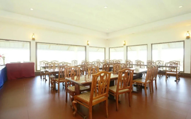 Manor Backwater Resort