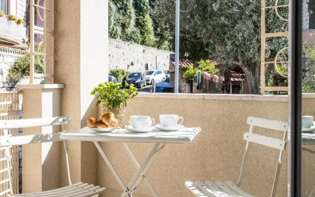 La Malandrina