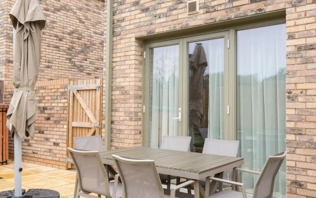 Tranquil 4-bed Oasis Modern Chic