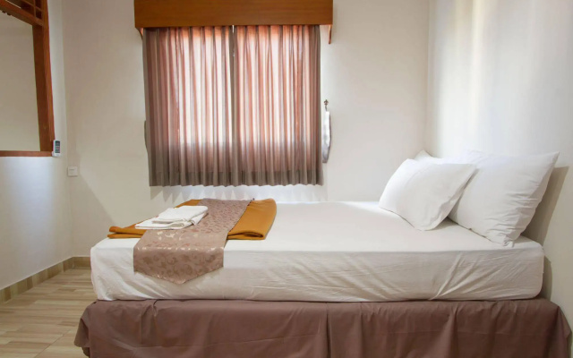 Hotel Ratna