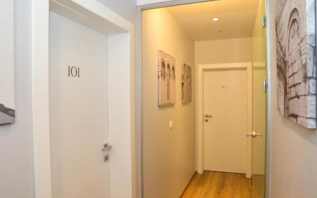 Fifi apartment w. parking in old town