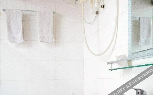 Super 8 Hotel (Beijing Shiliuzhuang Metro Station)