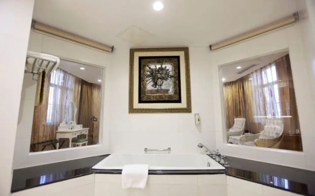 Nanjing Suning Universal Hotel