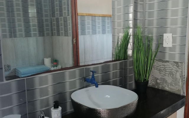 The Sky Safari Lodge - Hoedspruit