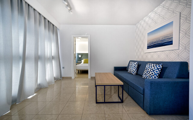 Broncemar Beach Suites Hotel