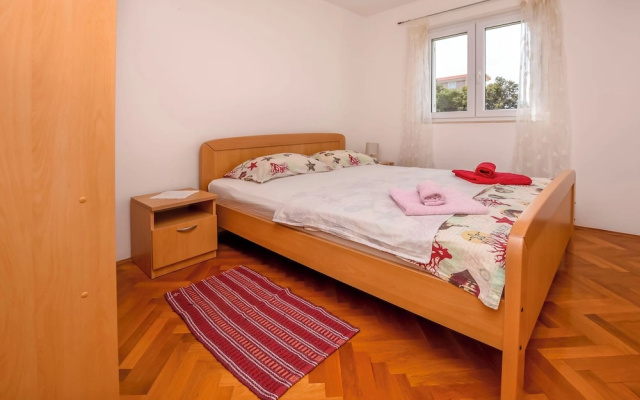 Apartments Ema