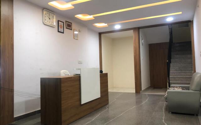 Goroomgo Veekay Regency Bengaluru