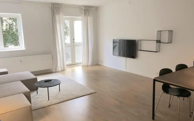 Spacious 1-bed in Frederiksberg w Balcony