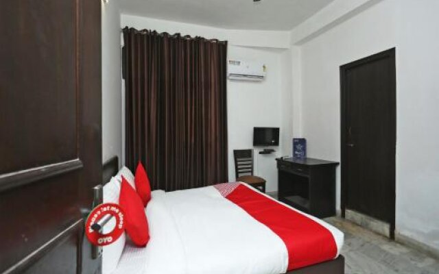 OYO Flagship 14059 Raghav Hotel