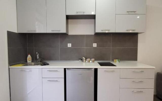Apartment Diamond -modern and lovely seaside studio apartment